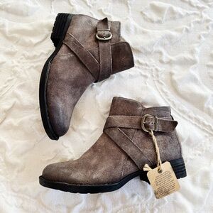 Born Trinculo Bootie Size 8M New